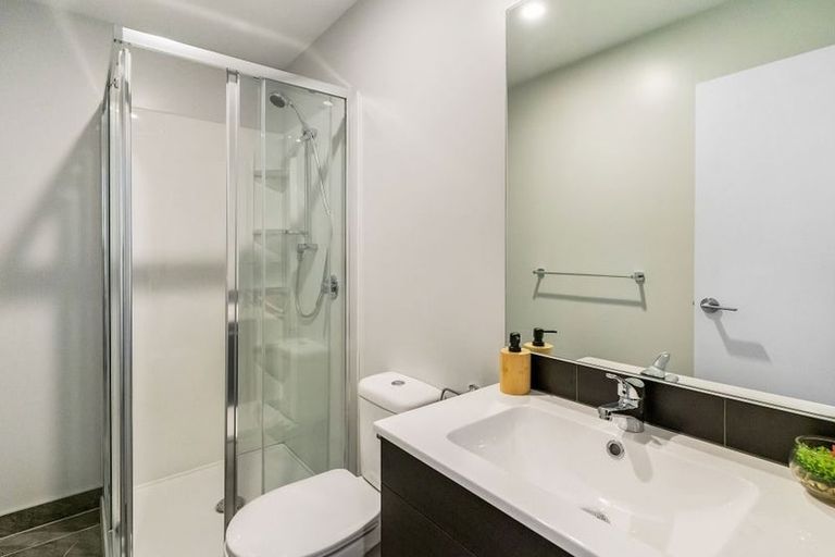 Photo of property in 36 Tokai Place, Glen Eden, Auckland, 0602