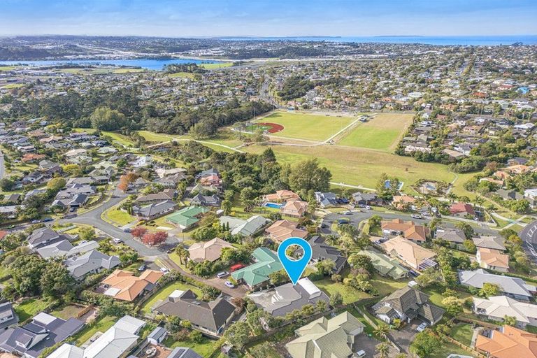 Photo of property in 13 Sandpiper Grove, Unsworth Heights, Auckland, 0632
