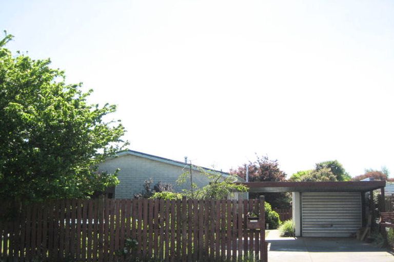 Photo of property in 4 Denniston Crescent, Redwood, Christchurch, 8051