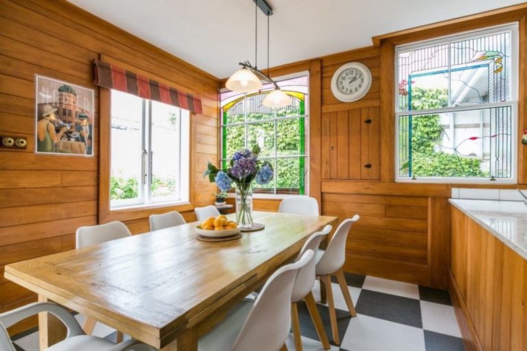 Photo of property in 5 Sealy Road, Bluff Hill, Napier, 4110