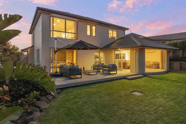 Photo of property in 123 Grovenor Drive, Orewa, 0931