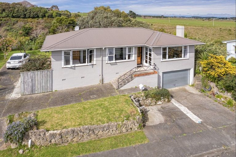 Photo of property in 13 East Way, Durie Hill, Whanganui, 4500
