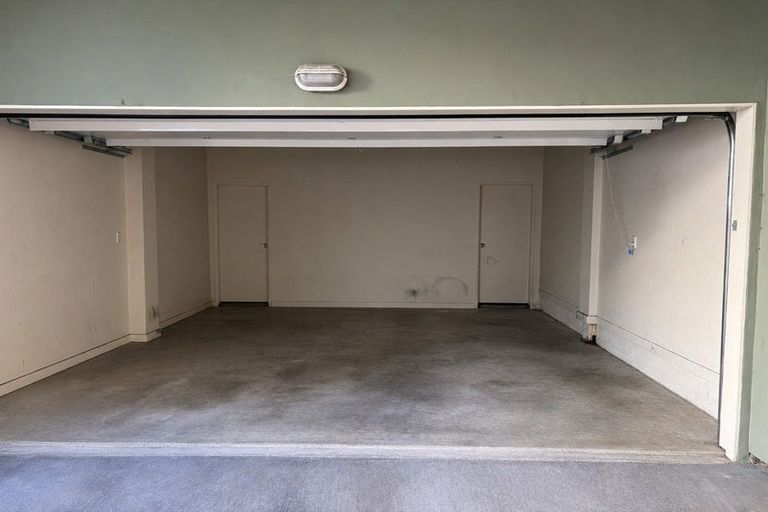 Photo of property in 11 Murphy Street, Thorndon, Wellington, 6011