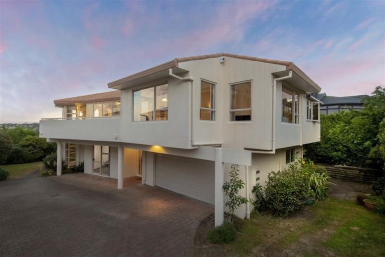 Photo of property in 9a Orchard Road, Browns Bay, Auckland, 0630