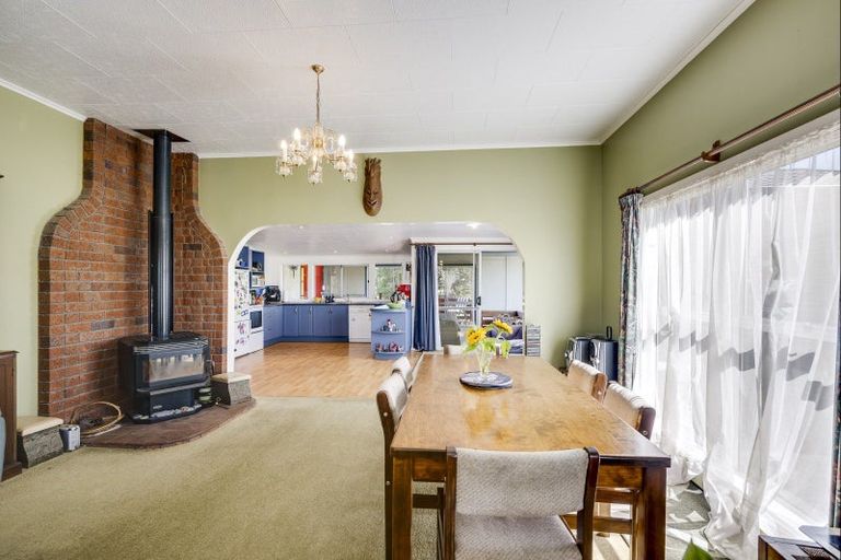 Photo of property in 32 Poukawa Road, Poukawa, Hastings, 4178