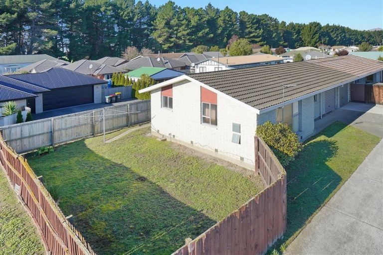 Photo of property in 1/144a Pages Road, Wainoni, Christchurch, 8061