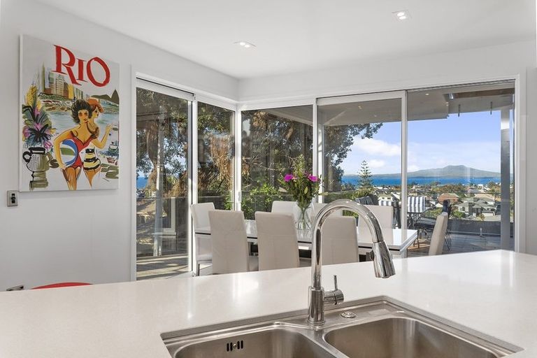 Photo of property in 11 Prospect Terrace, Milford, Auckland, 0620