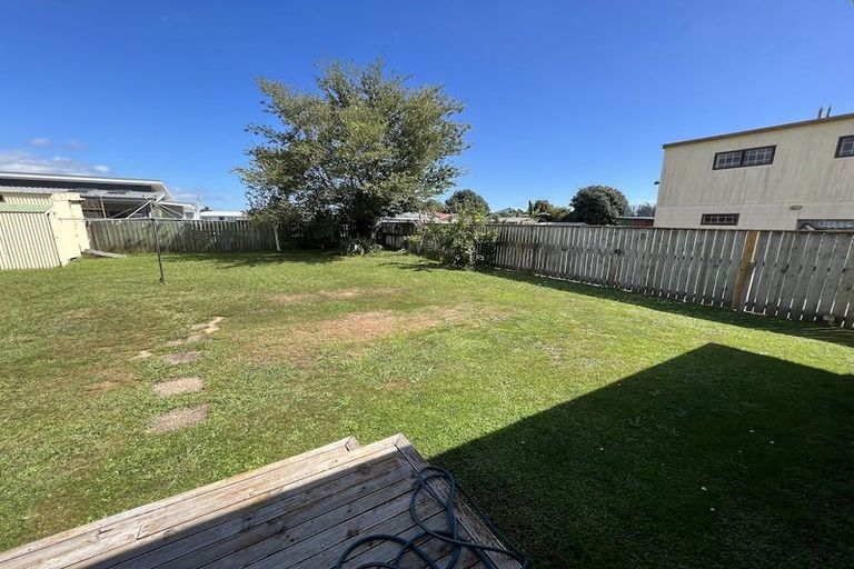 Photo of property in 14 Bledisloe Street, Levin, 5510