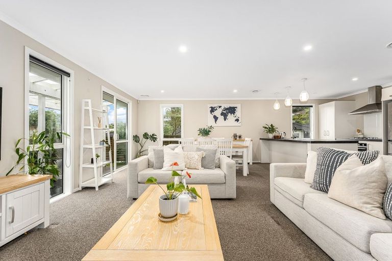 Photo of property in 15 Banks Boulevard, Whitby, Porirua, 5024