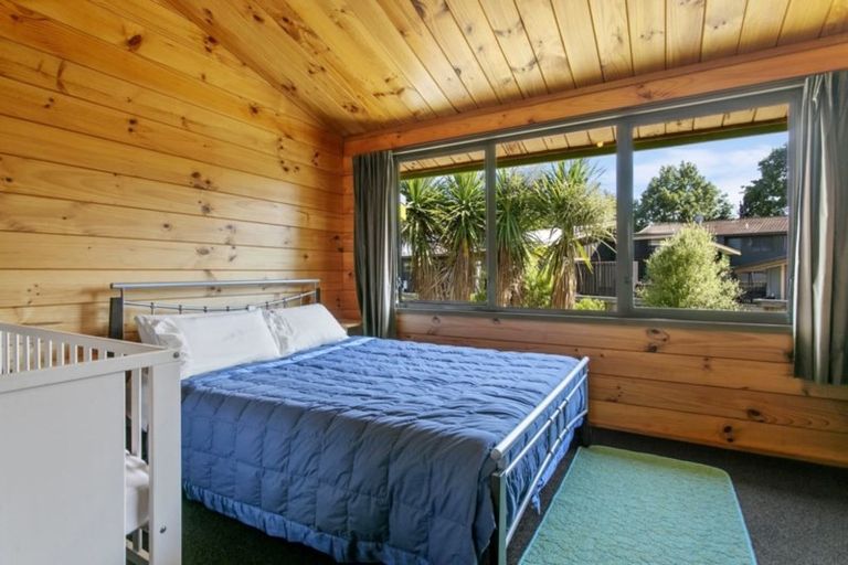 Photo of property in 6 Parata Street, Two Mile Bay, Taupo, 3330