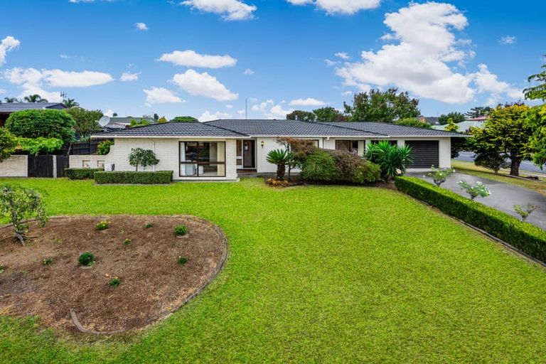 Photo of property in 1 Elrita Place, Conifer Grove, Takanini, 2112