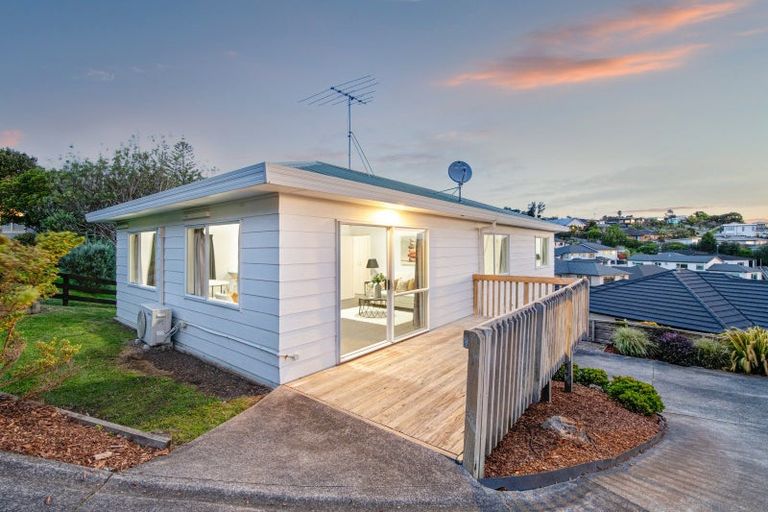Photo of property in 1 Weka Close, Red Beach, 0932