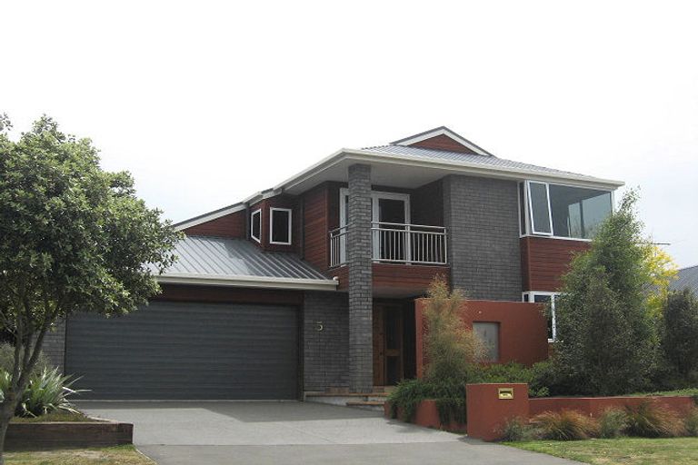 Photo of property in 5 Country Place, Burwood, Christchurch, 8083
