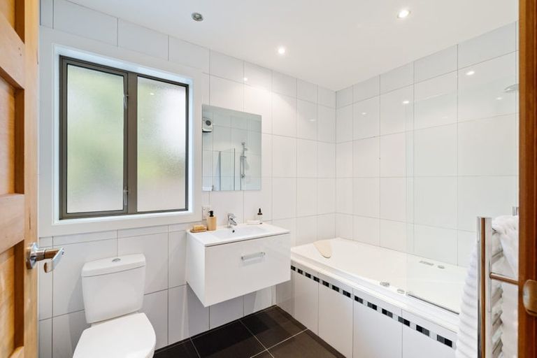 Photo of property in 35 Kirkwood Avenue, Upper Riccarton, Christchurch, 8041