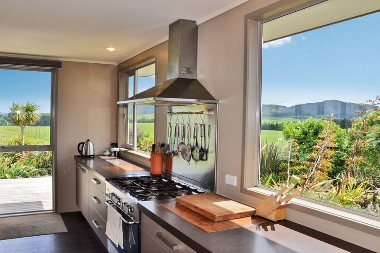 Photo of property in 301 Ranganui Road, Kaiwaka, 0573