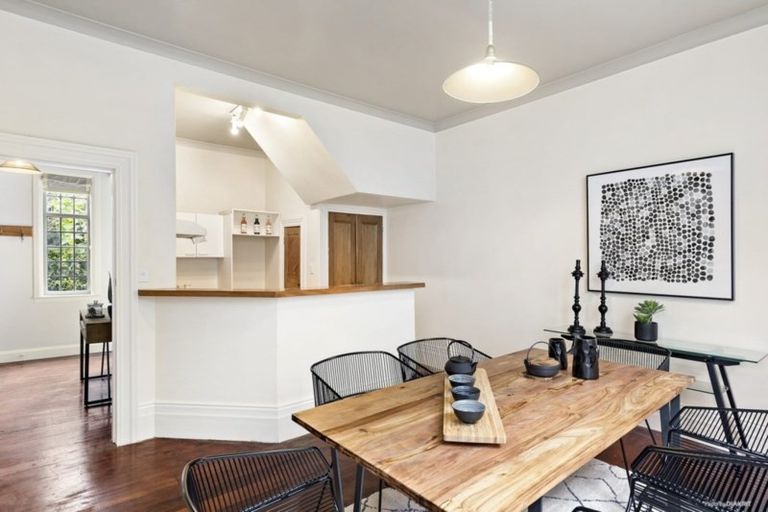 Photo of property in 33a Hobson Crescent, Thorndon, Wellington, 6011