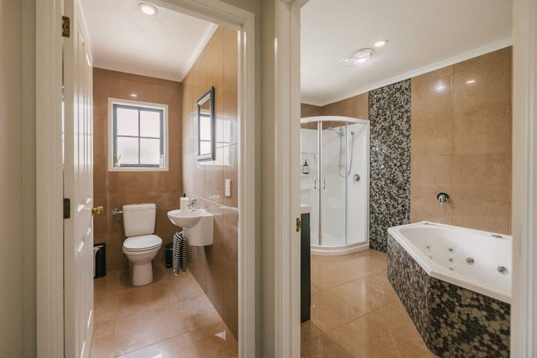 Photo of property in 20 Abby Road, Fitzherbert, Palmerston North, 4410