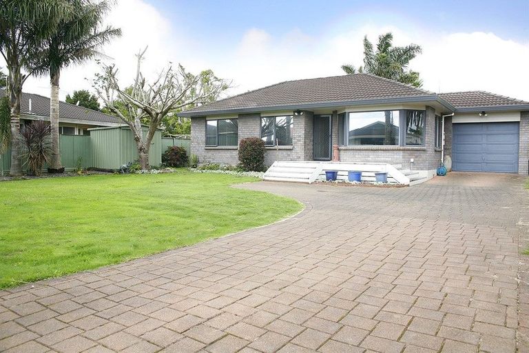 Photo of property in 1/45 Clevedon Road, Papakura, 2110
