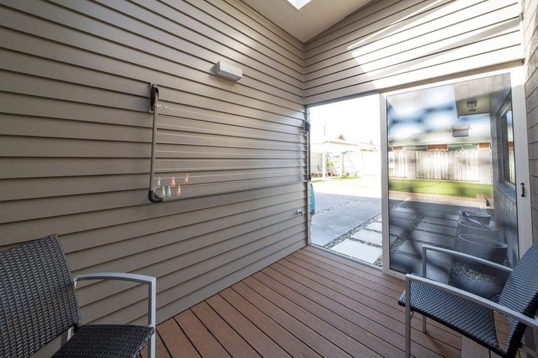 Photo of property in 10 Oriental Street, Welbourn, New Plymouth, 4312