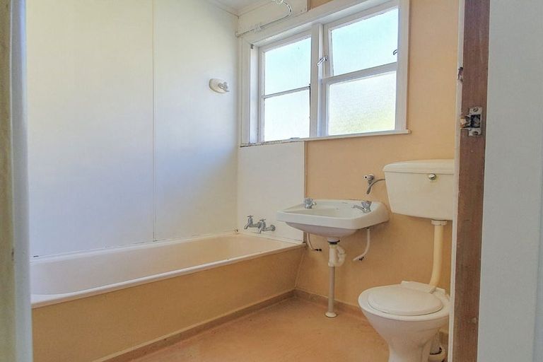 Photo of property in 20 Judd Crescent, Naenae, Lower Hutt, 5011