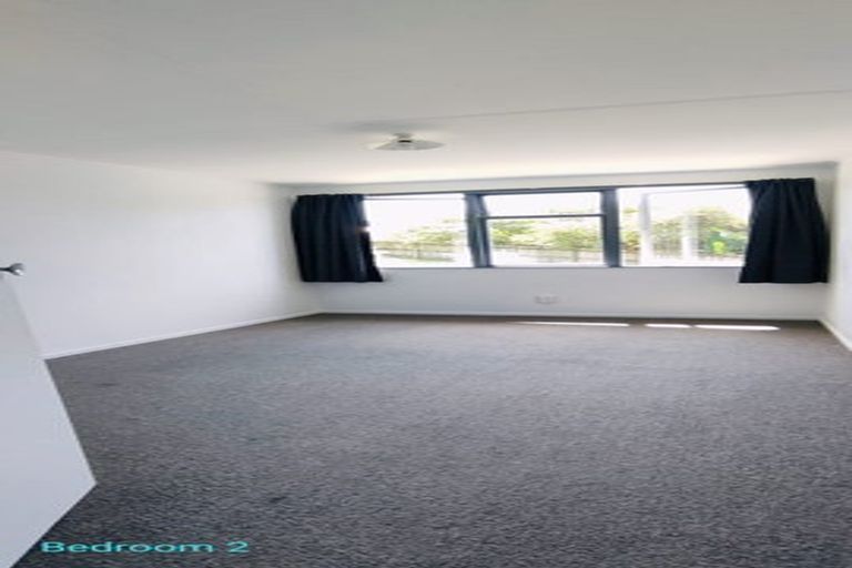 Photo of property in 8 Granby Place, Westown, New Plymouth, 4310