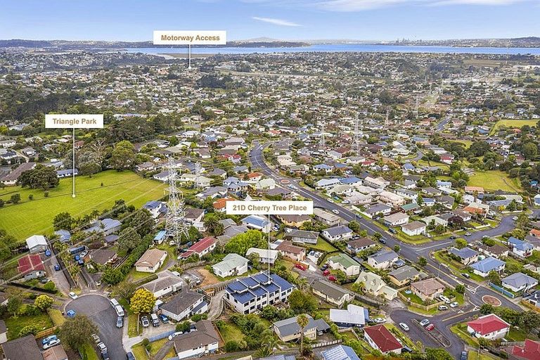 Photo of property in 21d Cherry Tree Place, Massey, Auckland, 0614