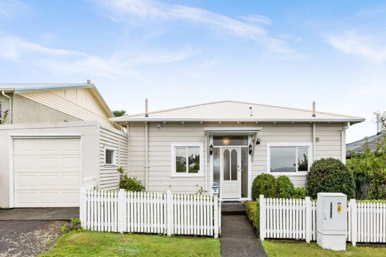 Photo of property in 19 Guys Hill Road, Hospital Hill, Napier, 4110