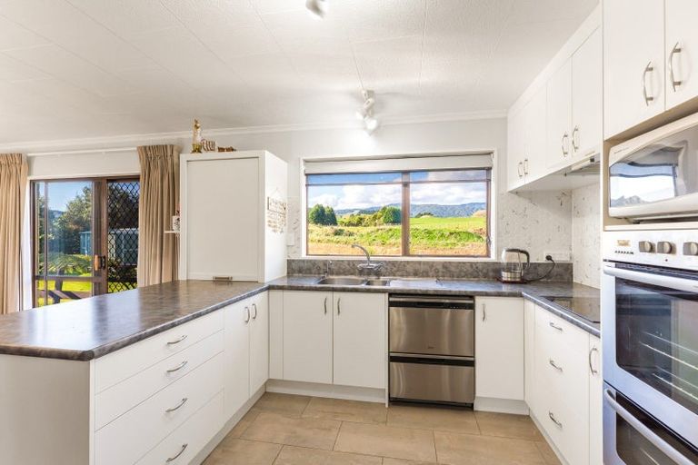 Photo of property in 28 Brandon Street, Otaki, 5512