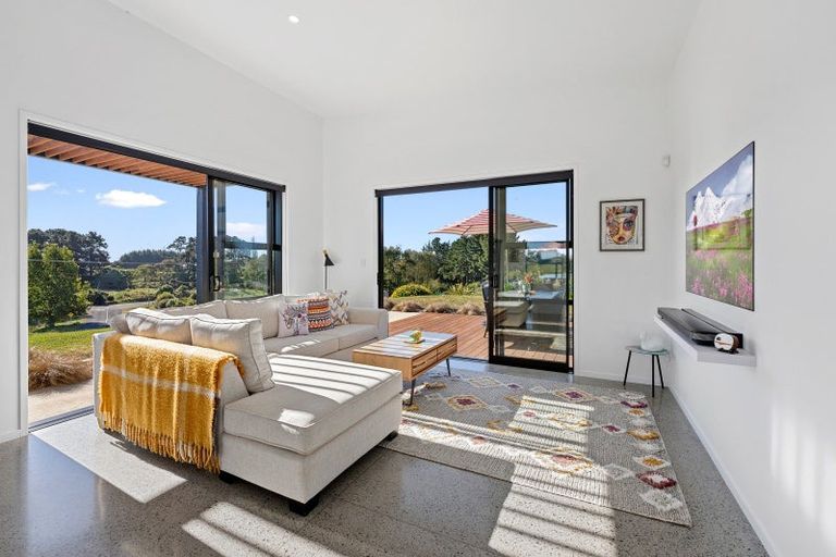 Photo of property in 9 Kristin Place, Manakau, Levin, 5573