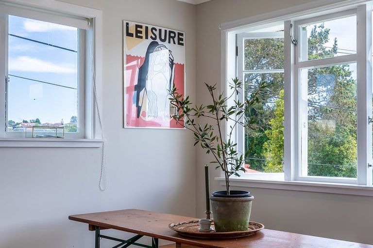 Photo of property in 79 Farquhar Road, Glendene, Auckland, 0602