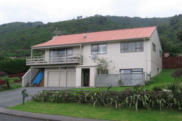 Photo of property in 143 Winara Avenue, Waikanae, 5036
