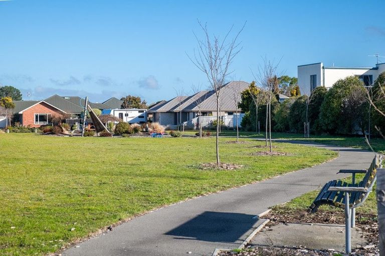 Photo of property in 17 Evergreen Place, Parklands, Christchurch, 8083