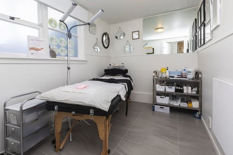 Photo of property in 2/35a Hackthorne Road, Cashmere, Christchurch, 8022