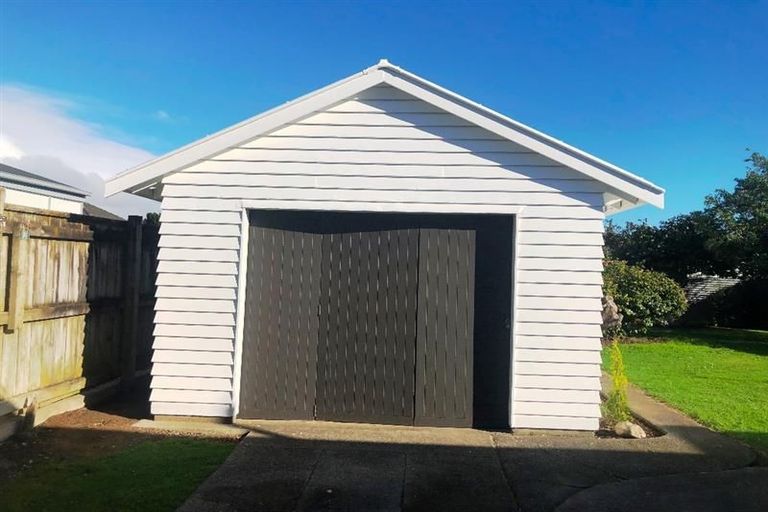 Photo of property in 30 Saint Annes Street, Levin, 5510