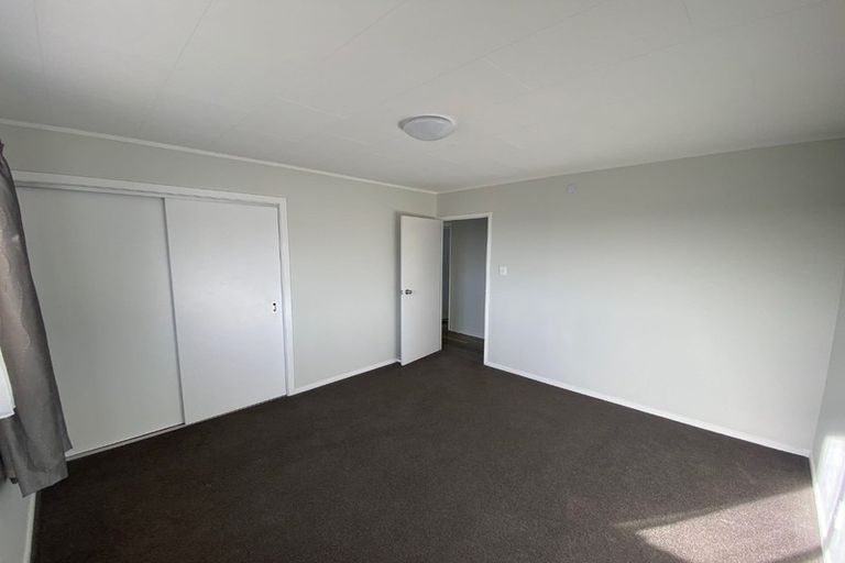 Photo of property in 4 Pureora Place, Clendon Park, Auckland, 2103
