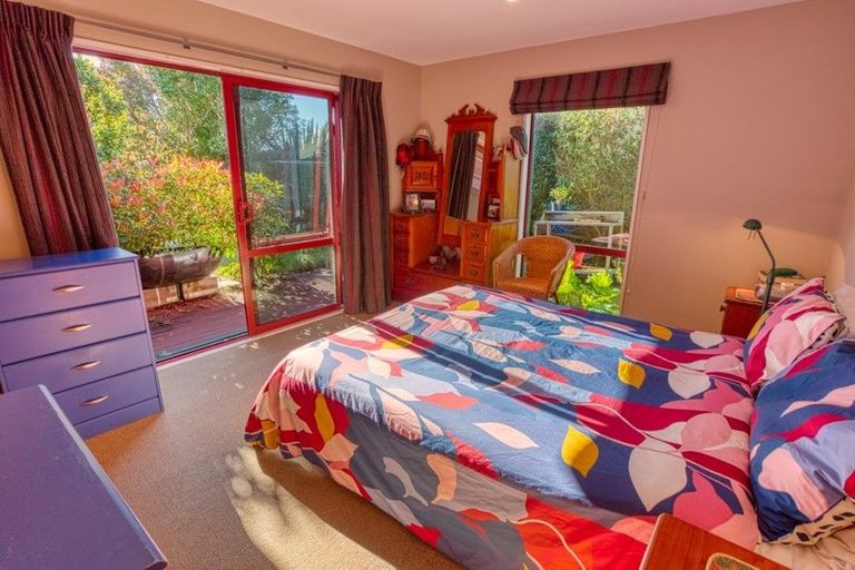 Photo of property in 165 Cashmere Bay Road, Moana, 7875