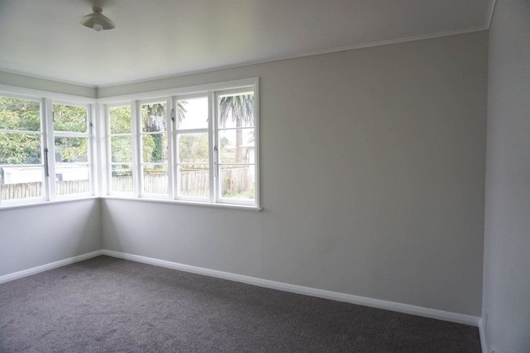 Photo of property in 36 Crewe Crescent, Hokowhitu, Palmerston North, 4410