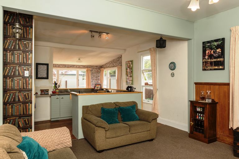 Photo of property in 132 Mcmurdo Street, Tinwald, Ashburton, 7700