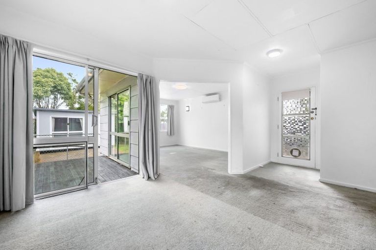 Photo of property in 41 Kimberley Grove, Westbrook, Palmerston North, 4412