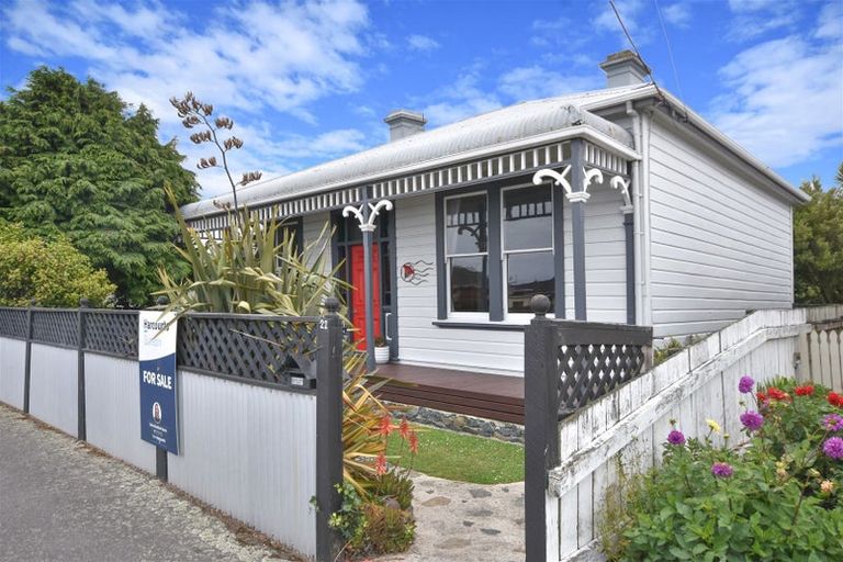 Photo of property in 22 De Carle Street, Saint Kilda, Dunedin, 9012