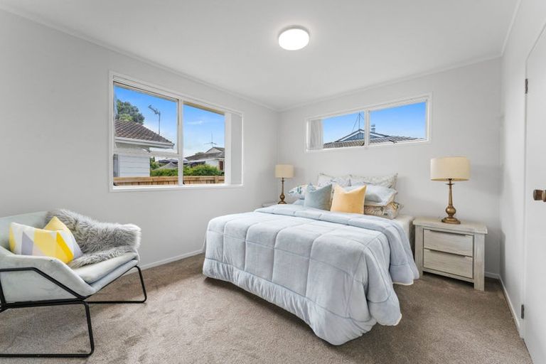 Photo of property in 2/48 Archmillen Avenue, Pakuranga Heights, Auckland, 2010