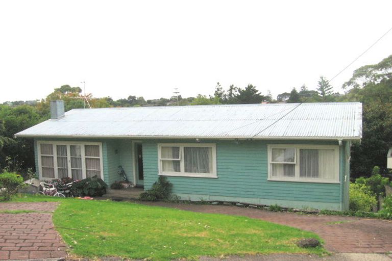 Photo of property in 28 Deane Avenue, Titirangi, Auckland, 0604
