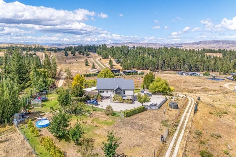 Photo of property in 233 Letts Gully Road, Letts Gully, Alexandra, 9393