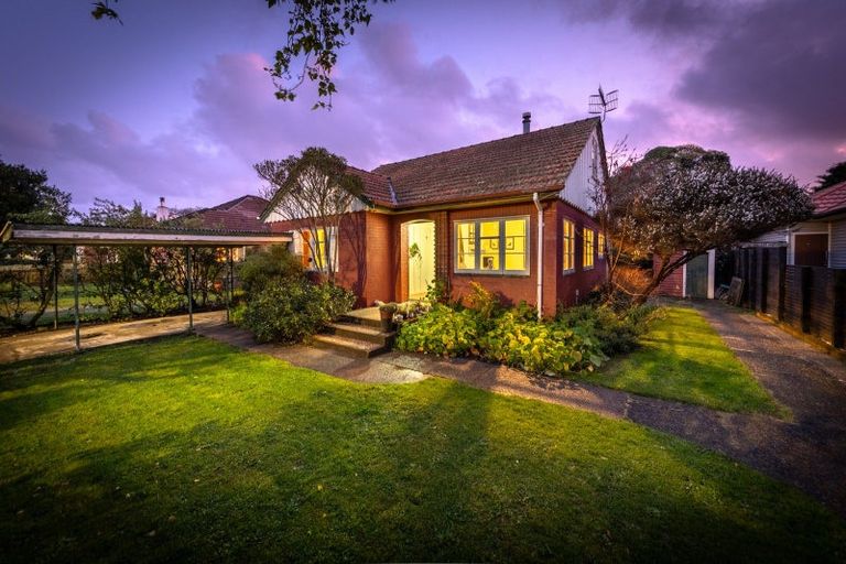 Photo of property in 172 Cook Street, West End, Palmerston North, 4410
