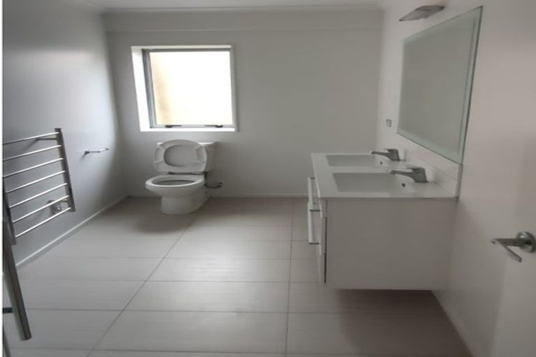 Photo of property in 21 Cresswell Place, Johnsonville, Wellington, 6037