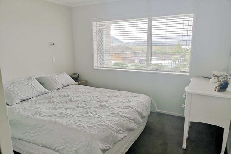 Photo of property in 3a Leo Place, Kawaha Point, Rotorua, 3010