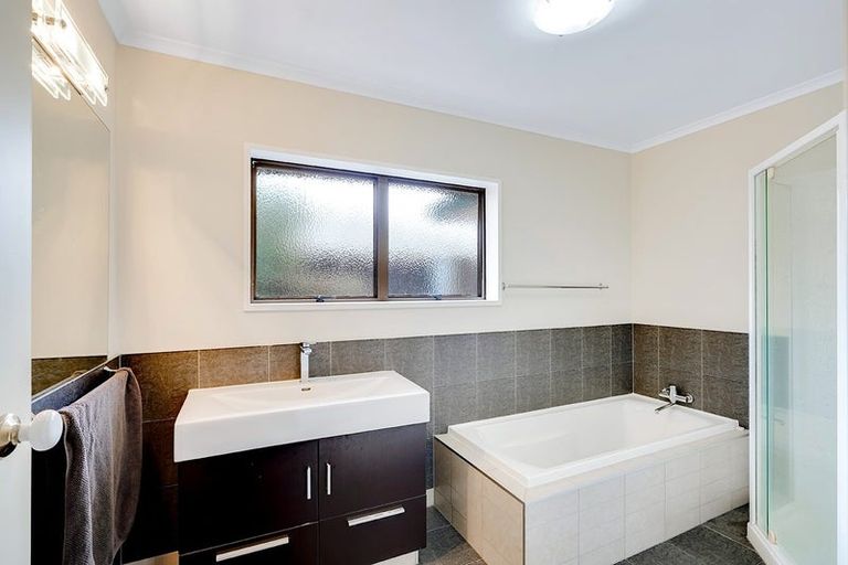Photo of property in 260 Shakespeare Street, Leamington, Cambridge, 3432