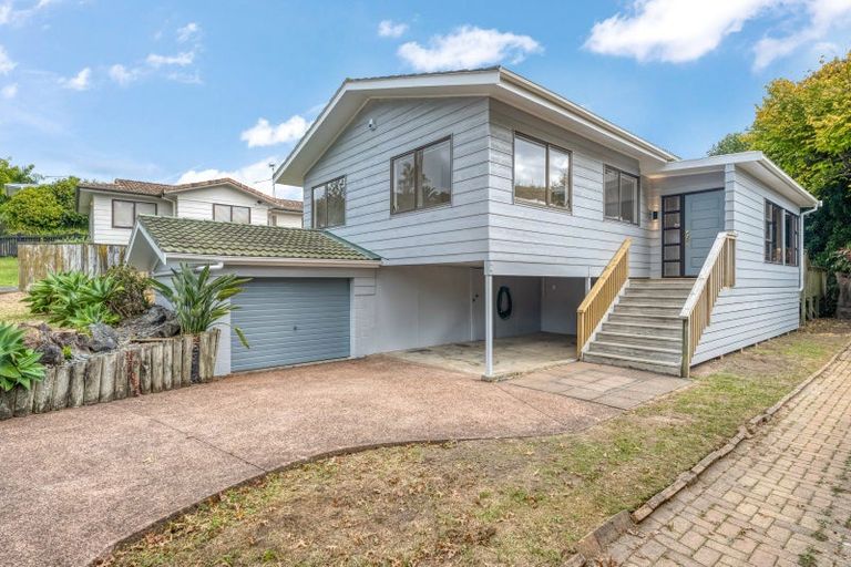 Photo of property in 54 Robbies Road, Shelly Park, Auckland, 2014