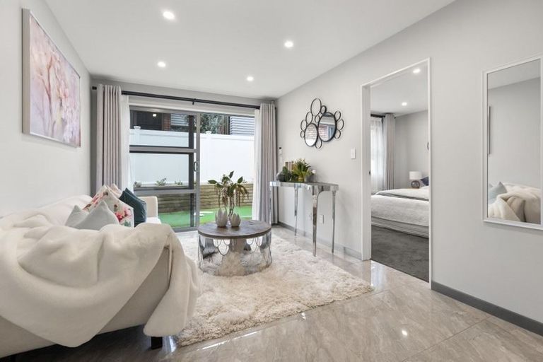 Photo of property in 6a Hanlon Crescent, Narrow Neck, Auckland, 0624