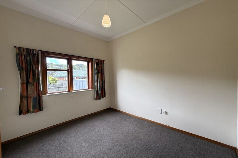 Photo of property in 187 The Parade, Island Bay, Wellington, 6023